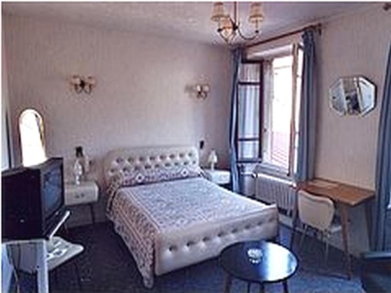 Hotel De Paris Poligny  Pokoj fotografie